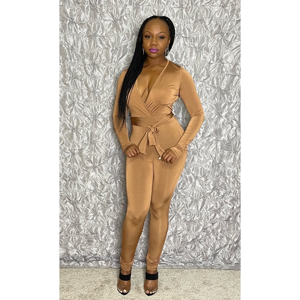 Long-sleeve Jumpsuit with Detachable Belt